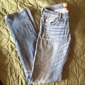 Hollister washed out blue jeans